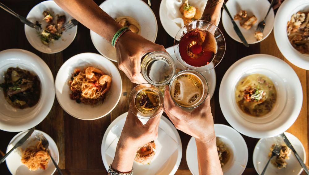 Ideas prácticas para las Fiestas: Cómo organizar una cena entre amigos -  Tiempo Fueguino